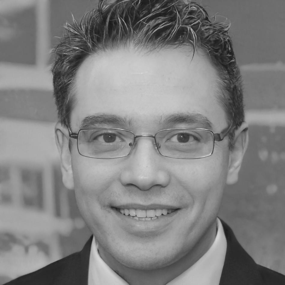 Miguel Herrera, instructor principal de análisis financiero